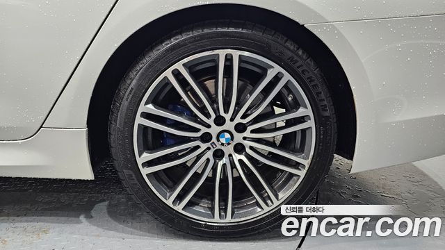BMW 5-Series 530i M Sport Package Plus