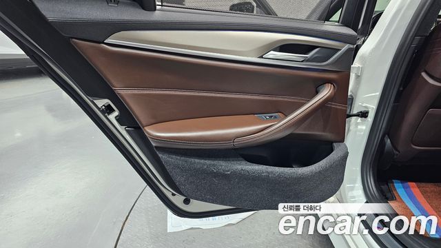 BMW 5-Series 530i M Sport Package Plus