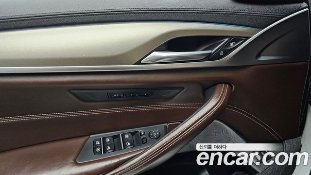BMW 5-Series 530i M Sport Package Plus