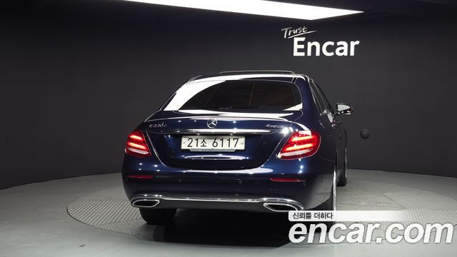 Mercedes-Benz E-Class E220d 4MATIC Avantgarde