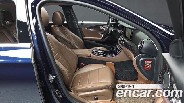 Mercedes-Benz E-Class E220d 4MATIC Avantgarde