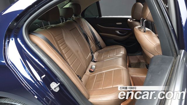 Mercedes-Benz E-Class E220d 4MATIC Avantgarde