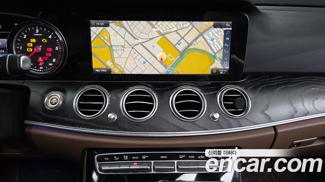 Mercedes-Benz E-Class E220d 4MATIC Avantgarde
