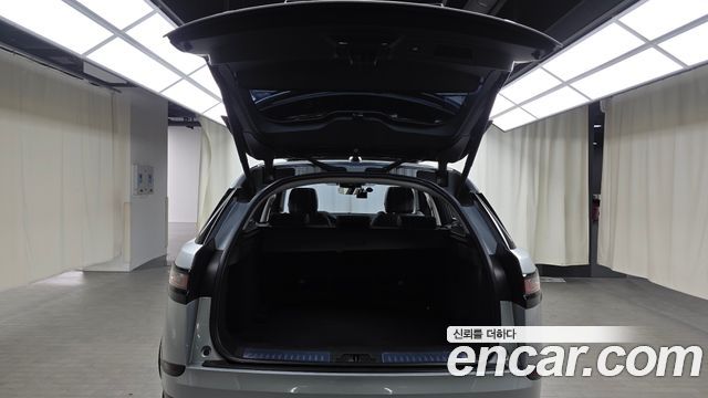 Land Rover Range Rover Velar 2.0 D240 SE