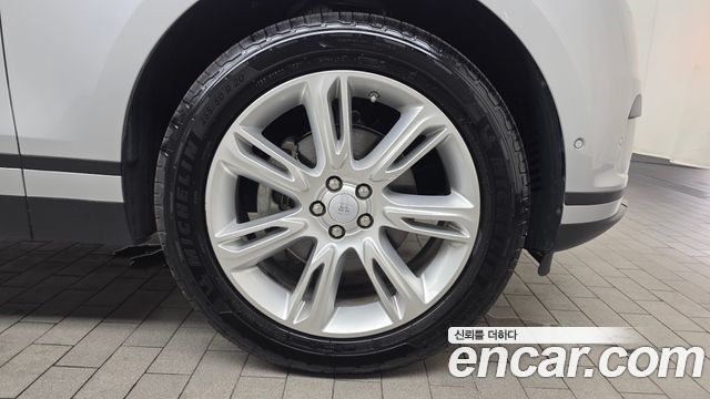 Land Rover Range Rover Velar 2.0 D240 SE