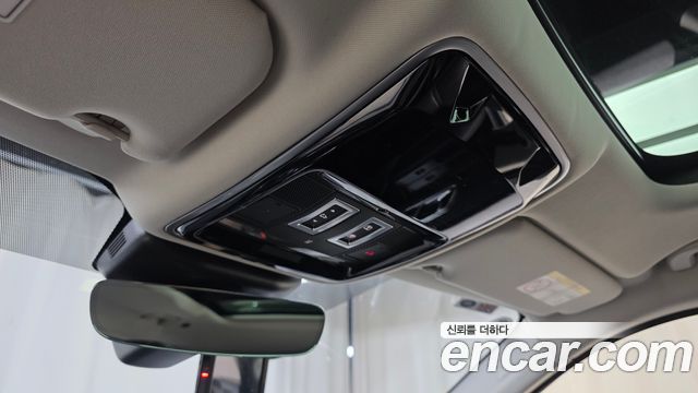 Land Rover Range Rover Velar 2.0 D240 SE