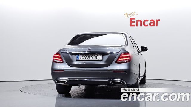 Mercedes-Benz E-Class E300 Avantgarde