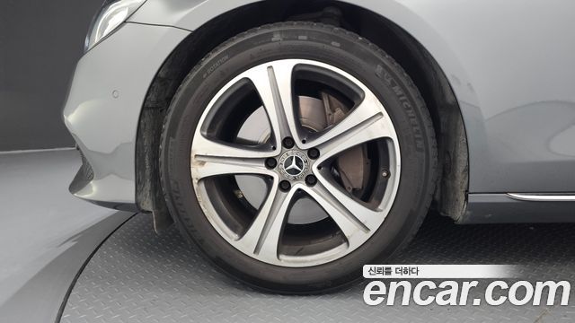 Mercedes-Benz E-Class E300 Avantgarde