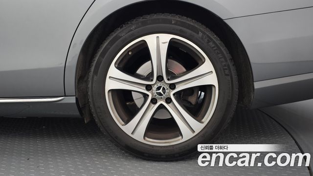 Mercedes-Benz E-Class E300 Avantgarde
