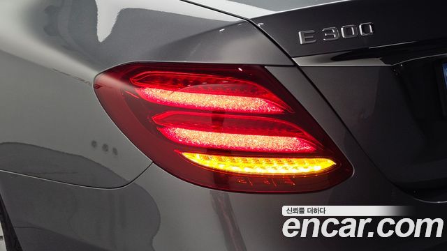 Mercedes-Benz E-Class E300 Avantgarde