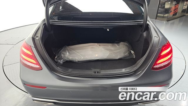 Mercedes-Benz E-Class E300 Avantgarde