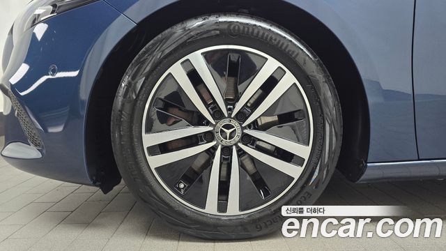 Mercedes-Benz A-Class A220 Hatchback