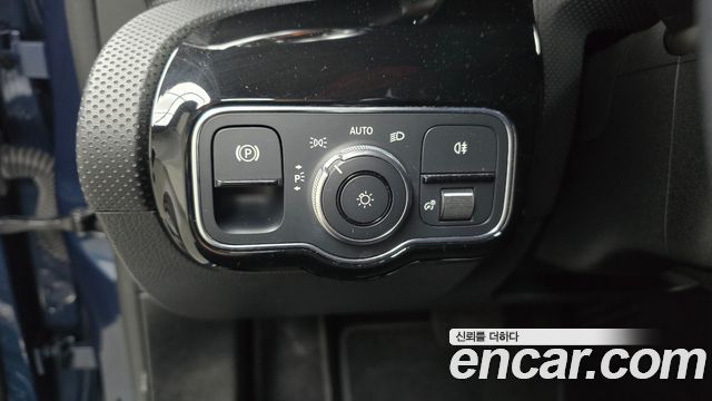 Mercedes-Benz A-Class A220 Hatchback