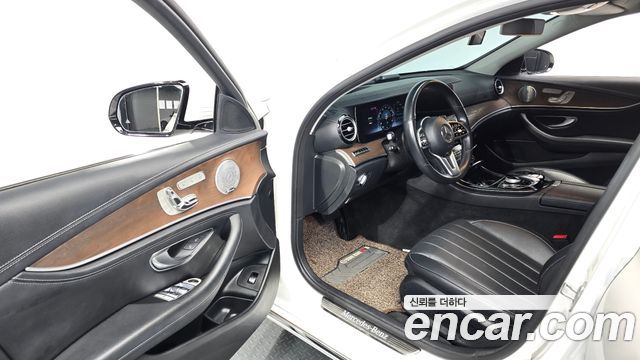 Mercedes-Benz E-Class E300 Exclusive