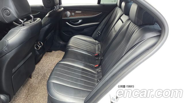 Mercedes-Benz E-Class E300 Exclusive