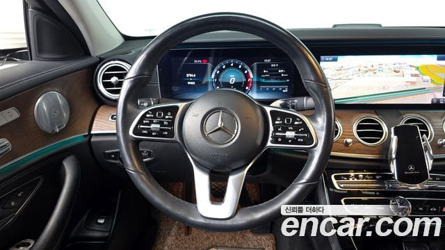 Mercedes-Benz E-Class E300 Exclusive