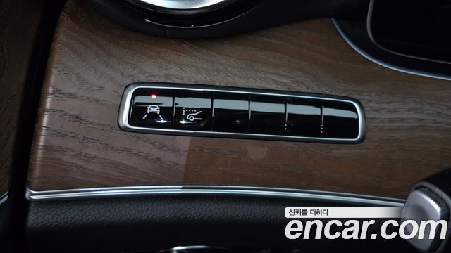 Mercedes-Benz E-Class E300 Exclusive