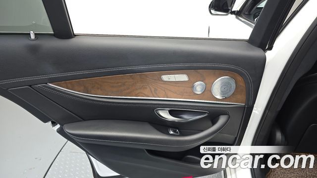 Mercedes-Benz E-Class E300 Exclusive