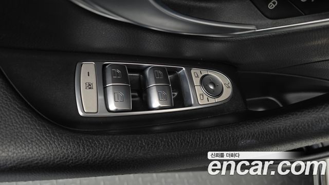 Mercedes-Benz E-Class E300 Exclusive