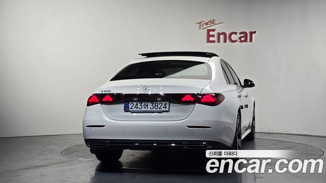 Mercedes-Benz E-Class E200 Avantgarde