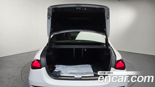 Mercedes-Benz E-Class E200 Avantgarde