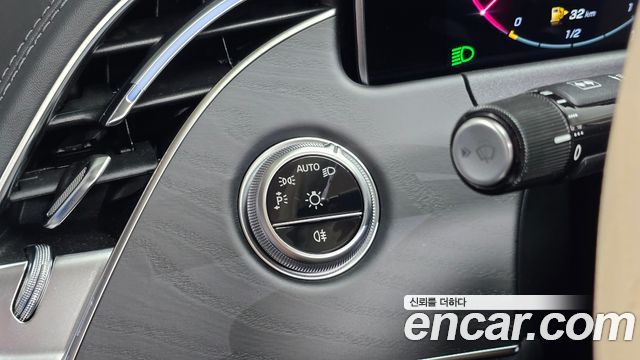 Mercedes-Benz E-Class E200 Avantgarde