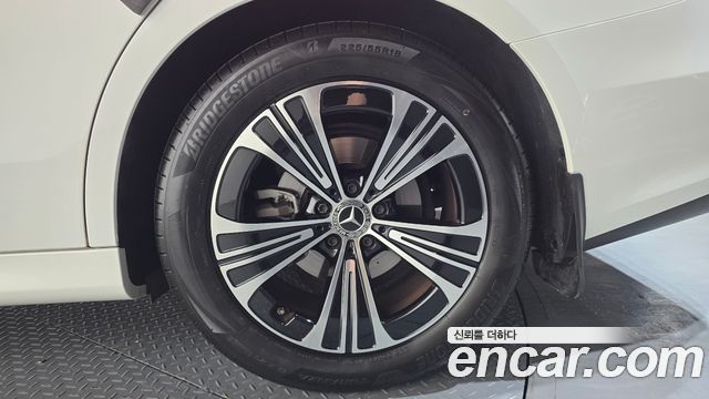 Mercedes-Benz E-Class E200 Avantgarde