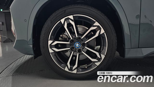 BMW iX1 xDrive 30 M Sport