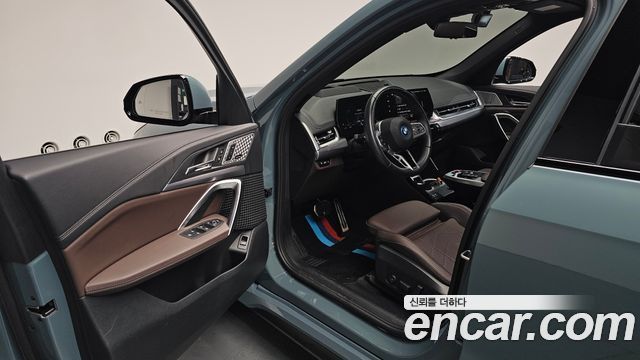 BMW iX1 xDrive 30 M Sport