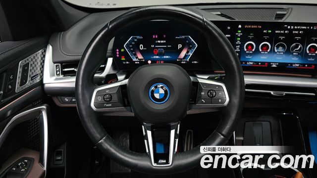 BMW iX1 xDrive 30 M Sport
