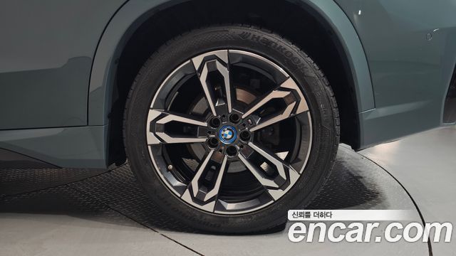 BMW iX1 xDrive 30 M Sport