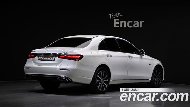 Mercedes-Benz E-Class E300e 4MATIC Exclusive