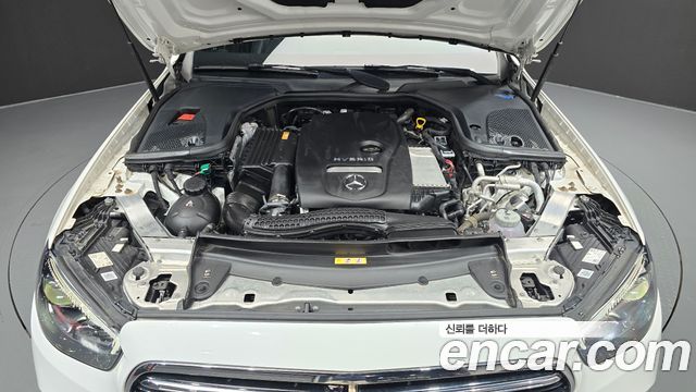 Mercedes-Benz E-Class E300e 4MATIC Exclusive