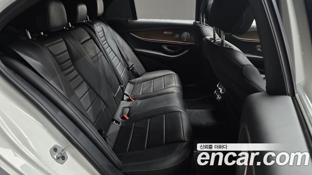 Mercedes-Benz E-Class E300e 4MATIC Exclusive