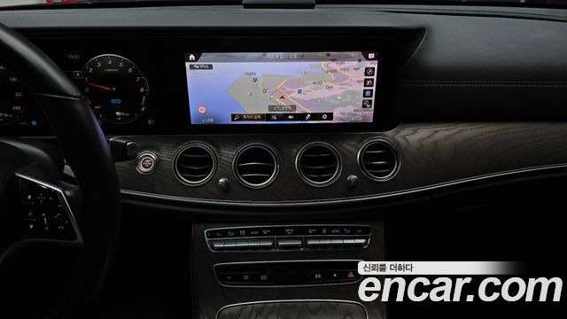 Mercedes-Benz E-Class E300e 4MATIC Exclusive