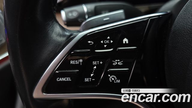 Mercedes-Benz E-Class E300e 4MATIC Exclusive