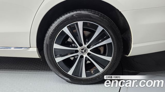 Mercedes-Benz E-Class E300e 4MATIC Exclusive