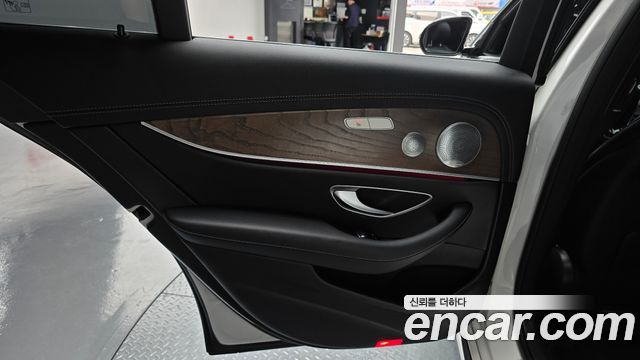 Mercedes-Benz E-Class E300e 4MATIC Exclusive