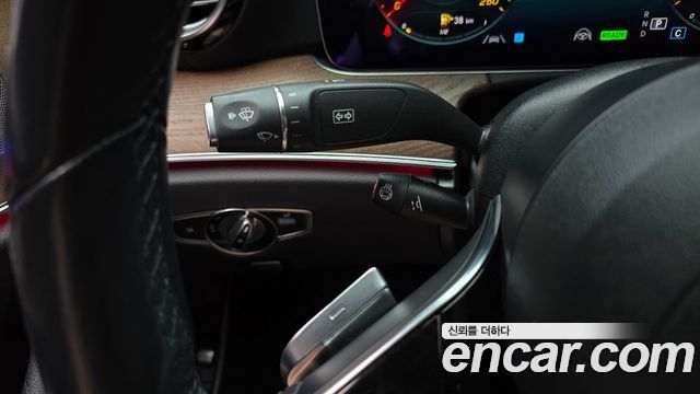 Mercedes-Benz E-Class E300e 4MATIC Exclusive