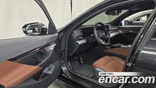 BMW 5-Series 530i xDrive M Sport