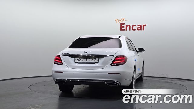 Mercedes-Benz E-Class E220d Exclusive