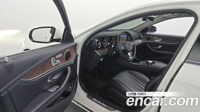 Mercedes-Benz E-Class E220d Exclusive