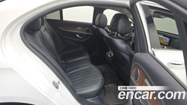 Mercedes-Benz E-Class E220d Exclusive