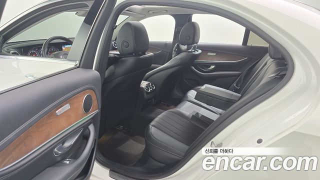 Mercedes-Benz E-Class E220d Exclusive