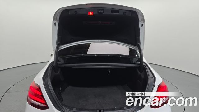 Mercedes-Benz E-Class E220d Exclusive