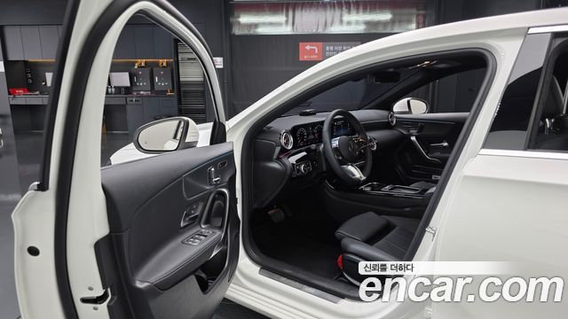 Mercedes-Benz A-Class A220 Hatchback