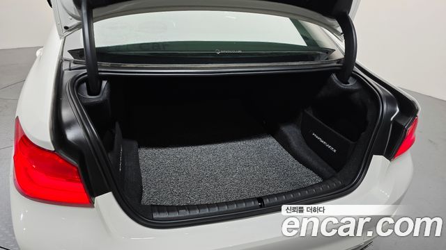 BMW 5-Series 520d Luxury Special Edition