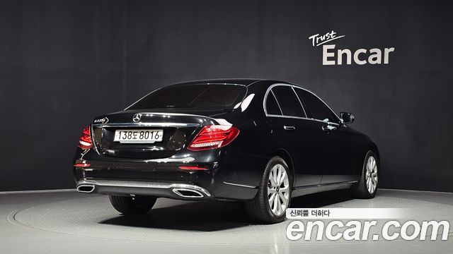 Mercedes-Benz E-Class E220d Exclusive
