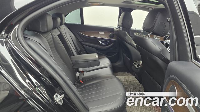 Mercedes-Benz E-Class E220d Exclusive