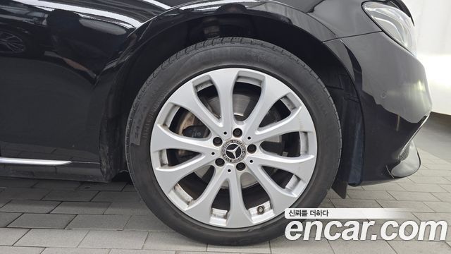 Mercedes-Benz E-Class E220d Exclusive